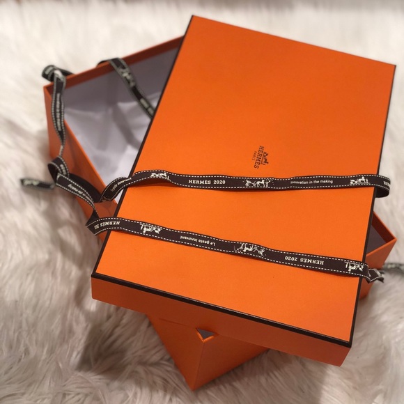 100% Auth HERMES GIFT BOX w/ 2 DUST BAG & Ribbon - Picture 15 of 16